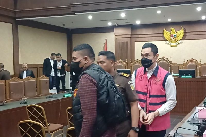 Dalam perkembangan terbaru di dunia hukum, Harvey Moeis, seorang pengusaha ternama, telah mengajukan permohonan kepada hakim untuk melepaskan aset-aset yang dimiliki oleh Sandra Dewi,