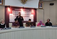 Pilkada serentak 2024 menjadi salah satu momen penting dalam demokrasi Indonesia, di mana pemilih akan menentukan pemimpin daerah di berbagai provinsi dan kabupaten/kota.