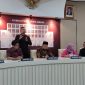 Pilkada serentak 2024 menjadi salah satu momen penting dalam demokrasi Indonesia, di mana pemilih akan menentukan pemimpin daerah di berbagai provinsi dan kabupaten/kota.