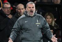 Pelatih Tottenham Hotspur, Ange Postecoglou, mengungkapkan kekecewaannya setelah timnya mengalami kekalahan memalukan dari Bournemouth dalam laga Liga Premier, Kamis malam waktu setempat.