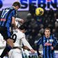 Atalanta berhasil merebut puncak klasemen Serie A usai kemenangan dramatis 2-1 atas AC Milan di Gewiss Stadium pada Jumat (6/12) malam.