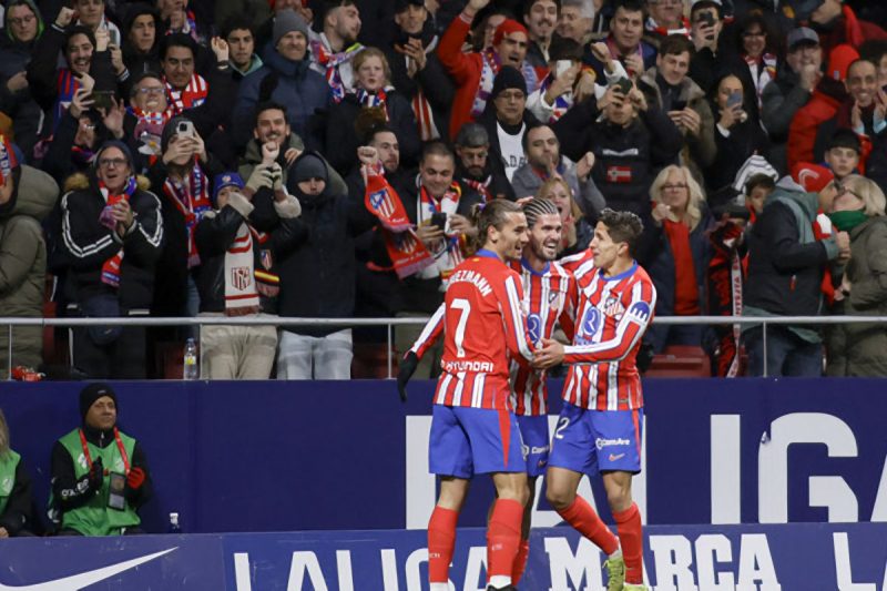 Atletico Madrid meraih kemenangan spektakuler dengan skor 4-3 atas Sevilla pada Sabtu, 8 Desember 2024, dalam lanjutan La Liga.