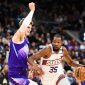 Phoenix Suns berhasil mengakhiri rentetan kekalahan mereka dengan kemenangan dramatis 114-108 atas Sacramento Kings di pertandingan NBA terbaru hari ini.