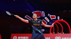 Pebulu tangkis Indonesia, Gregoria Mariska Tunjung, berhasil meraih kemenangan pertama di ajang World Tour Finals (WTF) 2024 setelah melalui laga sengit yang berakhir di rubber game.