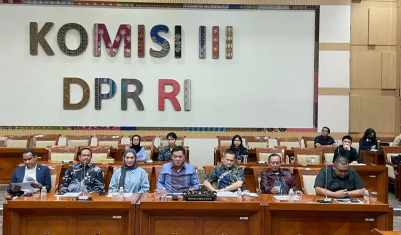 Penerimaan 469 aduan oleh Komisi III DPR sepanjang tahun 2024 menunjukkan adanya partisipasi aktif masyarakat dalam menyampaikan permasalahan yang mereka hadapi