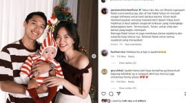 Pemain bulu tangkis Indonesia, Jonatan Christie, merayakan Natal pertama bersama buah hatinya yang baru lahir, memberikan momen spesial bagi keluarga kecilnya pada 25 Desember 2024.