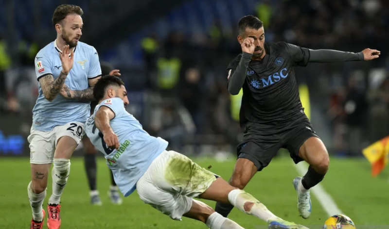 Lazio berhasil mengalahkan Napoli dengan skor 3-1 dalam laga babak 16 besar Coppa Italia yang berlangsung di Stadio Olimpico pada 5 Desember 2024.