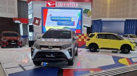 Daihatsu terus mencatatkan prestasi gemilang di pasar otomotif Indonesia. Hingga akhir November 2024, total penjualan Daihatsu berhasil menembus angka 155 ribu unit, menjadikannya salah satu merek mobil paling dominan di Tanah Air.