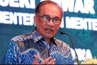 Perdana Menteri Malaysia, Anwar Ibrahim, turut memberikan komentar terkait pernyataan kontroversial Miftah, seorang influencer Indonesia, yang menuai kecaman setelah menghina seorang penjual es teh dalam sebuah unggahan video yang viral di media sosial.