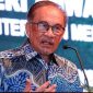 Perdana Menteri Malaysia, Anwar Ibrahim, turut memberikan komentar terkait pernyataan kontroversial Miftah, seorang influencer Indonesia, yang menuai kecaman setelah menghina seorang penjual es teh dalam sebuah unggahan video yang viral di media sosial.