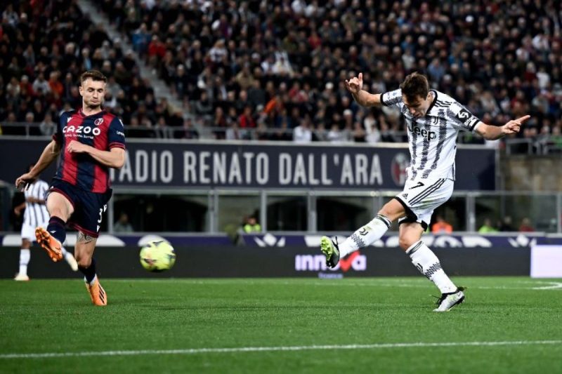 Pertandingan seru antara Juventus dan Bologna di Allianz Stadium, Sabtu (8/12), berakhir dengan skor 2-2.