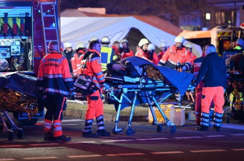 Sebuah tragedi mengerikan terjadi di pusat kota Trier, Jerman, pada Jumat, 20 Desember 2024, ketika sebuah mobil menabrak kerumunan orang di sebuah jalan utama.