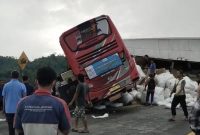 Hari ini, sebuah kecelakaan tragis terjadi di Tol Pandaan-Malang, Jawa Timur, melibatkan sebuah bus yang membawa rombongan pelajar SMP.