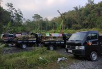 Suzuki Carry dikenal dengan kapasitas angkut yang besar dan mesin yang efisien, menjadikannya pilihan ideal untuk usaha kecil dan menengah