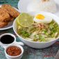 Soto Ayam menggunakan sisa daging BBQ adalah cara yang praktis dan lezat untuk mengolah makanan sisa