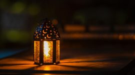 Bulan Ramadhan merupakan waktu yang penuh berkah bagi umat Muslim, di mana mereka melaksanakan ibadah puasa dan kegiatan spiritual lainnya.