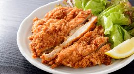 Di Bandung, terdapat acara menarik yang menawarkan Ayam Katsu sebagai menu bergizi secara gratis pada hari kedua