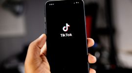 TikTok, aplikasi berbagi video yang telah mendunia, kini menghadapi ancaman pemblokiran di Amerika Serikat.