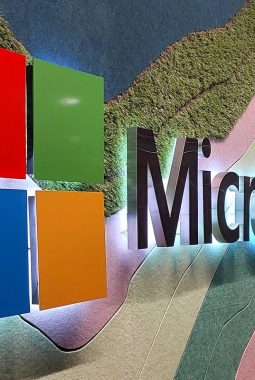 Trump Ungkap Microsoft Tertarik Akuisisi TikTok, Ada Apa di Balik Kesepakatan Ini?