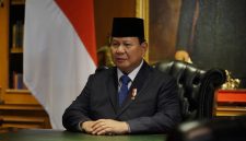 Dalam upaya meningkatkan kesehatan masyarakat Indonesia, Menteri Pertahanan Prabowo Subianto baru-baru ini memimpin rapat penting di Istana Bogor.