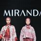 Media sosial telah mengubah cara orang berinteraksi dengan fashion. Banyak orang sekarang bisa melihat langsung koleksi-koleksi terbaru kami melalui Instagram dan platform lainnya. Ini menjadi tantangan sekaligus kesempatan bagi kami untuk lebih dekat dengan konsumen