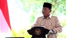 Menteri Pertahanan Republik Indonesia, Prabowo Subianto, baru-baru ini mengeluarkan pernyataan penting yang meminta evaluasi menyeluruh terhadap Proyek Strategis Nasional (PSN),