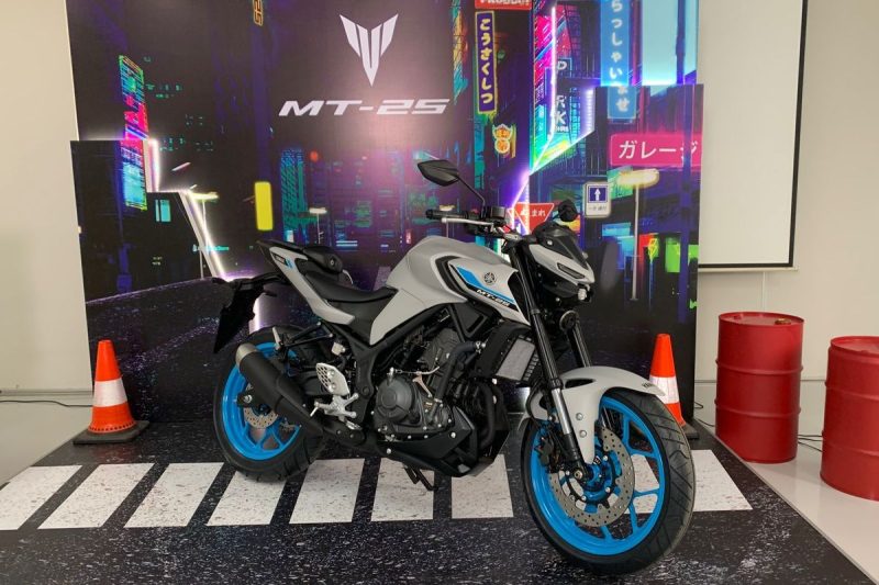 Yamaha kembali membuat gebrakan di pasar motor sport naked bike dengan meluncurkan Yamaha MT-25 terbaru.