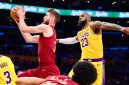 Cleveland Cavaliers meraih kemenangan impresif dengan mengalahkan Los Angeles Lakers 122-110 dalam pertandingan NBA yang berlangsung hari ini.