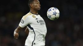 Kabar baik datang dari kubu Real Madrid, setelah bek andalan mereka, David Alaba, dipastikan akan kembali merumput pada 20 Januari 2025.