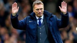 David Moyes diumumkan sebagai manajer baru Everton, menggantikan Sean Dyche yang dipecat setelah serangkaian hasil buruk yang membuat tim terancam degradasi.