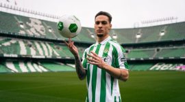 Manchester United telah mengonfirmasi bahwa mereka resmi meminjamkan winger mereka, Antony, ke klub La Liga, Real Betis, hingga akhir musim 2024/2025.