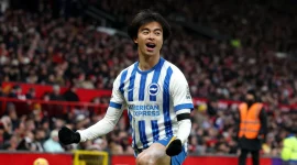 Kaoru Mitoma, winger cemerlang asal Jepang yang membela Brighton & Hove Albion, telah menorehkan sejarah baru di Liga Inggris dengan menjadi pemain Jepang dengan gol terbanyak sepanjang masa.