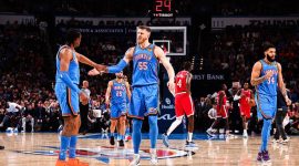 Oklahoma City Thunder mencatatkan kemenangan beruntun terpanjang dalam sejarah klub mereka dengan meraih kemenangan ke-13 berturut-turut setelah mengalahkan Los Angeles Clippers dengan skor 116-98 pada Kamis malam waktu setempat.