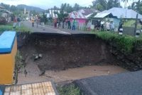 Hingga berita ini diturunkan, tim penyelamat masih berupaya menangani dampak banjir dan membuka kembali akses Jalan Trans Sulawesi