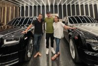 Rolls-Royce Phantom milik Raffi Ahmad bukan hanya sekadar kendaraan, tetapi juga representasi dari gaya hidup mewah dan pencapaian kariernya