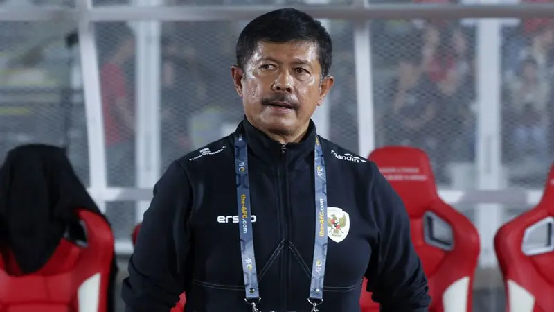 Para pecinta sepak bola di Tanah Air kini menunggu hasil rapat PSSI yang akan digelar besok. Apakah Indra Sjafri tetap dipercaya untuk melanjutkan pekerjaannya atau akan ada pergantian pelatih dalam waktu dekat