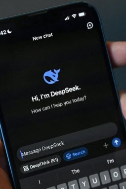 Peringatan untuk Pengguna AI DeepSeek, Risiko Penjara dan Denda bagi Warga Amerika