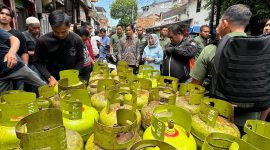 Kelangkaan gas elpiji 3 kg di sejumlah daerah baru-baru ini menimbulkan keluhan di kalangan masyarakat, termasuk di kota Solo.