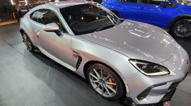 Subaru BRZ 2025 baru saja diperkenalkan di Indonesia International Motor Show (IIMS) 2025, dan mobil sport ini berhasil menarik perhatian banyak pengunjung.