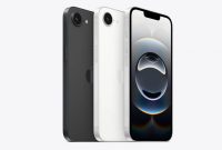 Phone 16e mempertahankan beberapa elemen desain yang telah menjadi ciri khas dari iPhone 14. Kedua model ini menampilkan bodi yang ramping dan elegan,