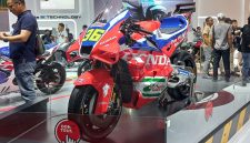 Motor Honda RC213V yang digunakan oleh pembalap Joan Mir di ajang MotoGP adalah salah satu mesin paling ikonik dalam dunia balap.