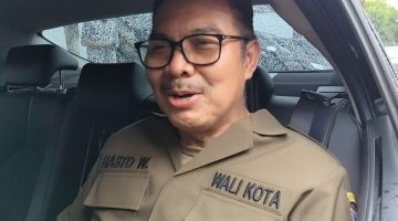 Fenomena seragam dan koper kepala daerah PDIP yang sudah standby di Akmil sebelum kehadiran mereka memberikan gambaran tentang persiapan teknis yang matang