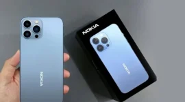 Nokia, salah satu merek ponsel legendaris yang kini kembali populer di pasaran, telah meluncurkan berbagai smartphone dengan desain premium yang terinspirasi dari iPhone,