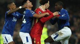 Pertandingan derby Merseyside antara Everton dan Liverpool yang berlangsung pada 13 Februari 2025 menyajikan momen dramatis yang tak akan terlupakan.