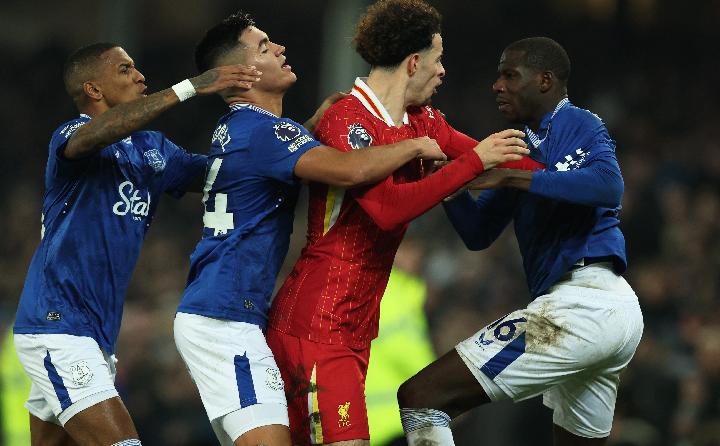 Pertandingan derby Merseyside antara Everton dan Liverpool yang berlangsung pada 13 Februari 2025 menyajikan momen dramatis yang tak akan terlupakan.