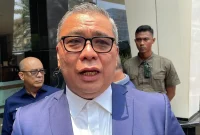 Kasus ini menjadi sorotan publik, mengingat Ahmad Ali merupakan figur yang cukup dikenal di dunia politik