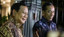 Pernyataan yang mengejutkan datang dari Presiden Indonesia, Joko Widodo (Jokowi), yang baru-baru ini mengungkapkan bahwa dirinya belajar politik dari salah satu rival politiknya, yaitu Prabowo Subianto.