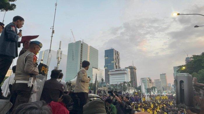 Langkah Mensesneg ini menjadi sorotan publik, menandakan komitmen pemerintah untuk mendengar langsung suara generasi muda