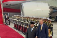 Prabowo Subianto, melaksanakan tugas diplomatiknya dengan penuh kehormatan ketika mengantarkan Presiden Recep Tayyip Erdoğan dari Turki yang baru sahaja menamatkan lawatan rasmi ke Indonesia.