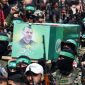 Ratusan orang berkumpul di kamp pengungsian Bureij, Jalur Gaza, untuk memakamkan Marwan Issa, wakil kepala staf Brigade Izz ad-Din al-Qassam, sayap militer Hamas.